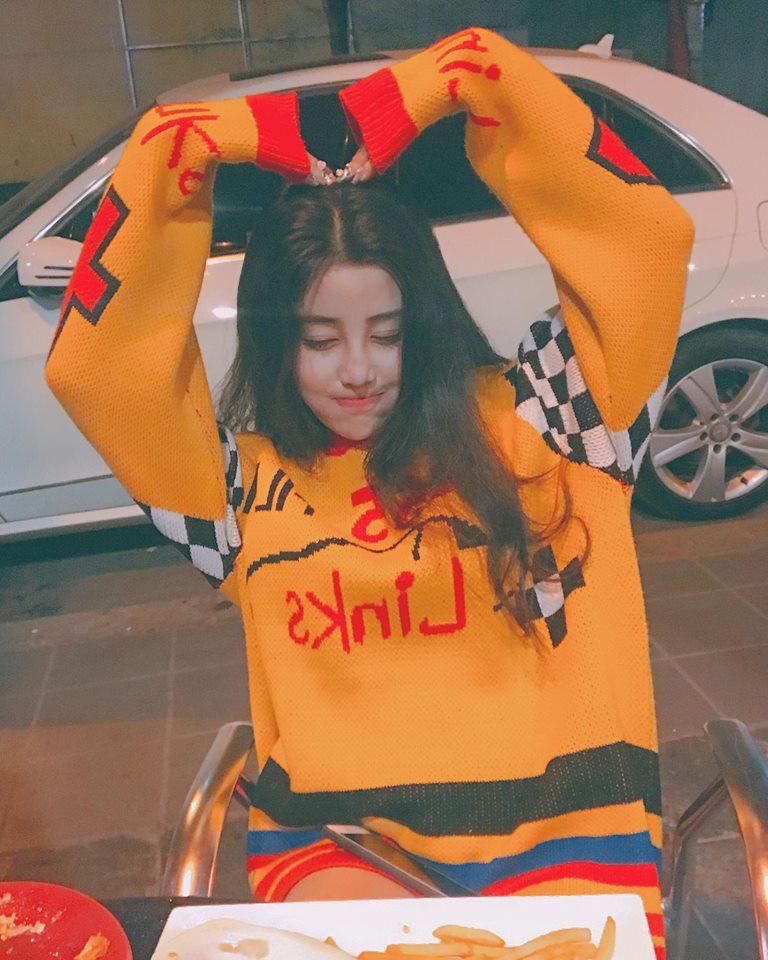 Nữ sinh Sài Gòn với vóc dáng gợi cảm được báo Hàn gọi là nữ thần không góc chết